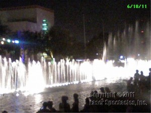 Crowd around the fountains